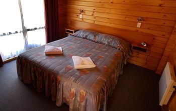 The Chalets Motel