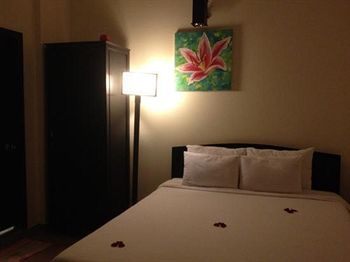 Jade Hotel