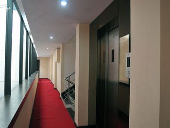 Hotel Lee International