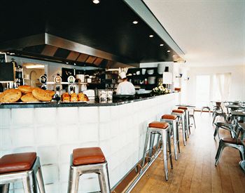 Ruths Hotel