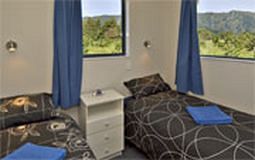 Linkwater Motel & Flashpackers