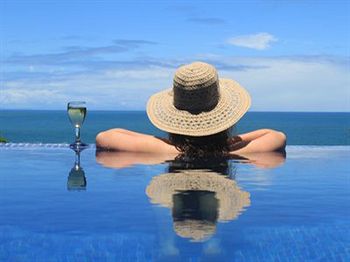 Redonda Bay Resort