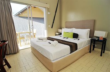 Coconut Palms Resort