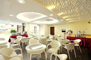 Hallmark View Hotel