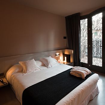 Caro Hotel