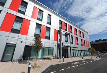 Ramada Encore London Luton Airport