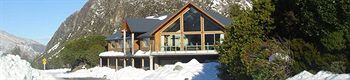 Aoraki/Mount Cook Alpine Lodge