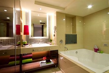 S Aura Hotel