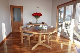 Glacier Rock Gallery Bed & Breakfast