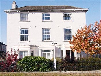 Brookthorpe Lodge
