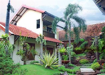 Duta Hotel