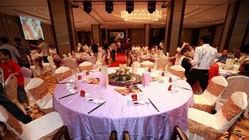 Crown Garden Hotel