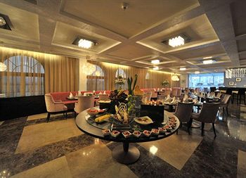 Warwick Il Palazzo Hotel & Suites