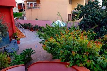 B&B Ciro's House