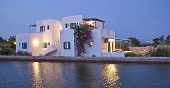 Tarsa Studios & Apartments