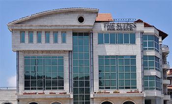 Highland Hotel and Suites