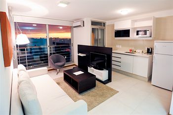Real Colonia Hotel & Suites