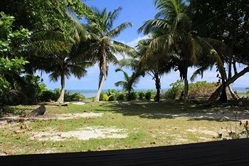 Lou Lou Bungalows
