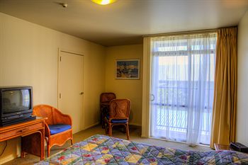 City of Sails Motel