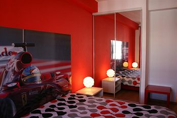 D. Dinis Low Cost Hostel