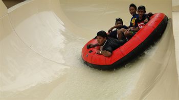 Caribbean Bay Resort - Bukit Gambang Resort City