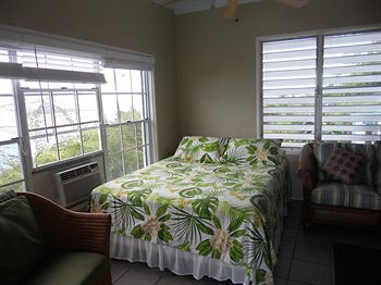 Paradise Cove Cottages