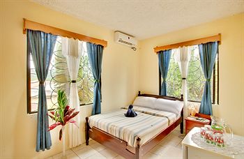 Macaroni Hill View Hotel