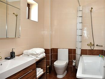 Deluxe Hotel