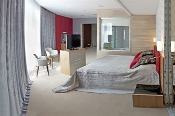 Ovis Hotel