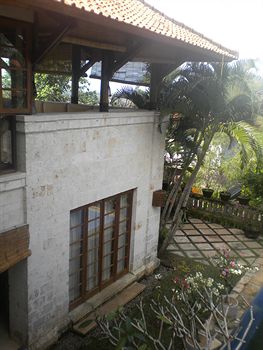 Taman Suci Villa