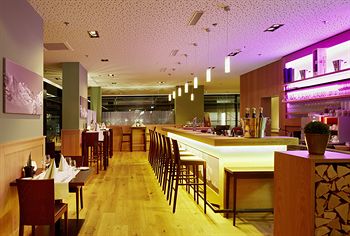 City West Hotel & Restaurant