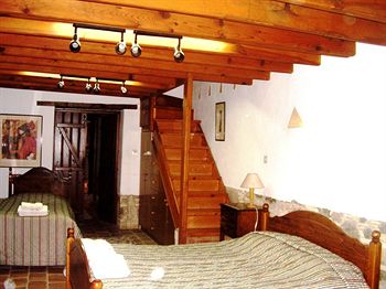 AVLI Traditional Holiday Houses