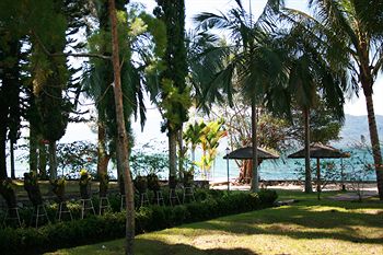 Pandu Lakeside Hotel Tuktuk