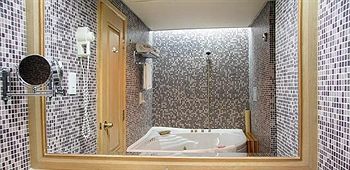 Guilin Merryland Resort Hotel - Guilin
