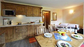 Roulette Apartments