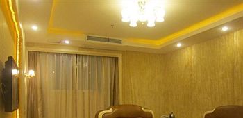 Jinjiang Crowne Holiday Hotel