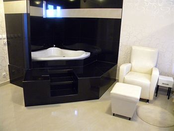 Dash Star Hotel