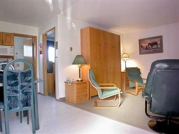 Bow Valley Motel