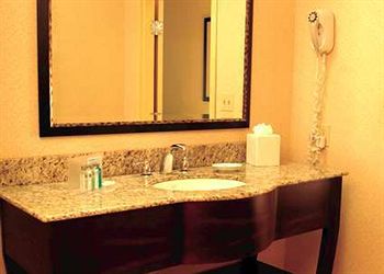Hampton Inn by Hilton Winnipeg/Airport