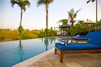 The Junno Villa