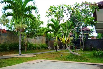 Suzanne Home Stay