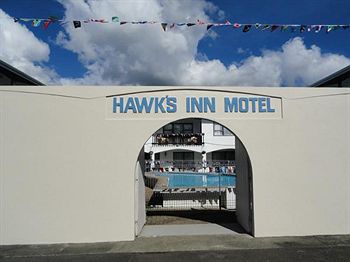 Hawks Inn Motel
