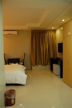 Rumi Apartelle Hotel