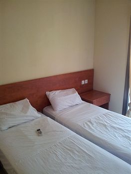 Fawlty Towers Motel